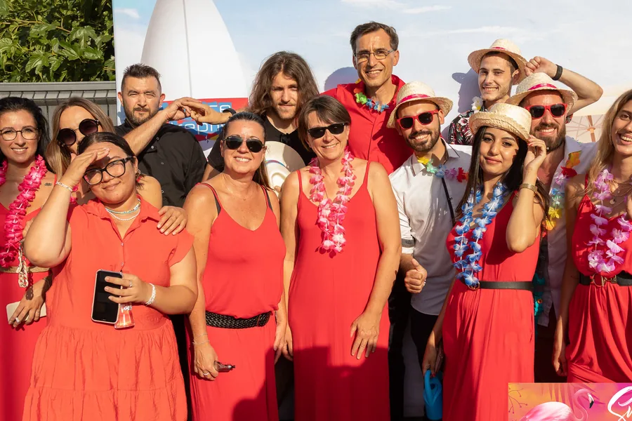 Ambiance conviviale de la Summer Beach — entrepreneurs à Garosud